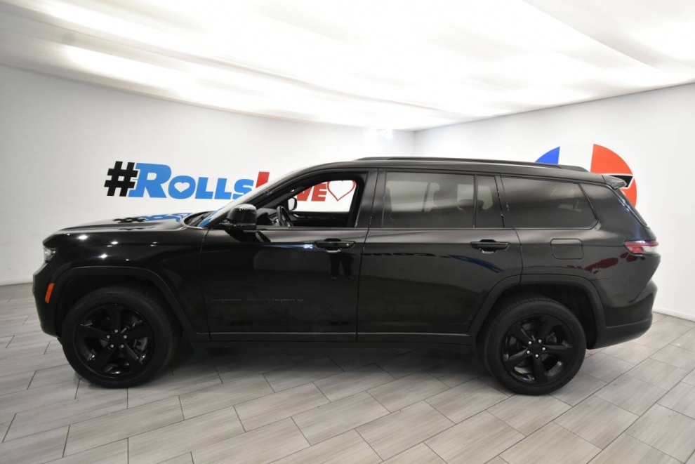 2022 Jeep Grand Cherokee L Altitude, Black, Mileage: 32,241 - photo 1