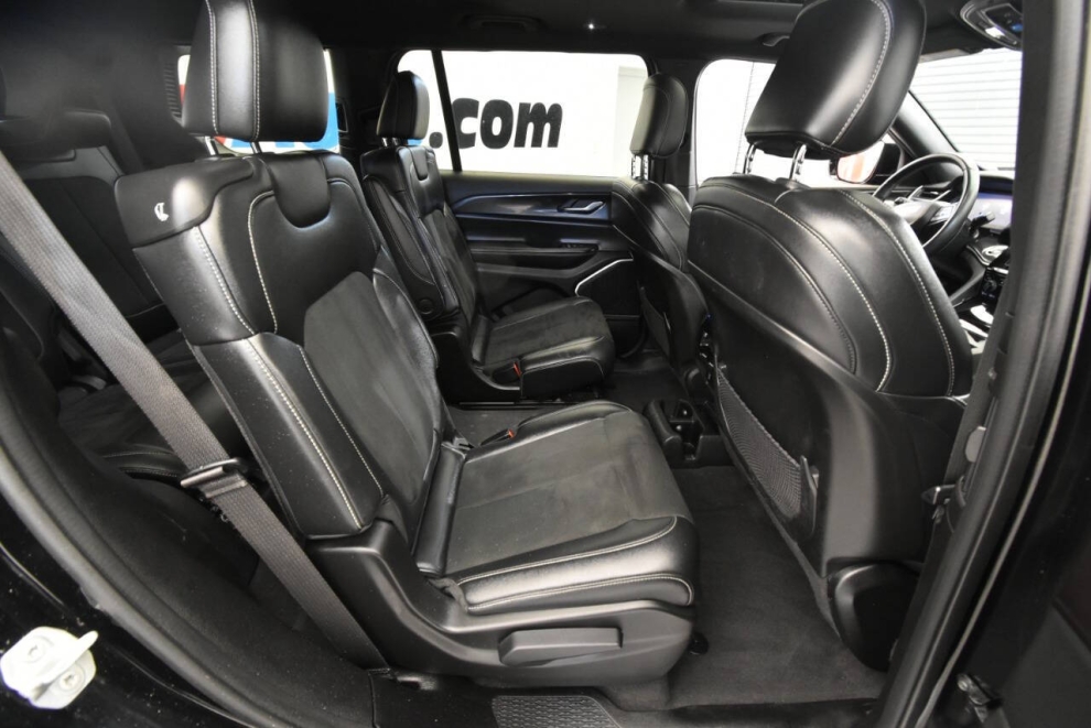 2022 Jeep Grand Cherokee L Altitude, Black, Mileage: 32,241 - photo 17