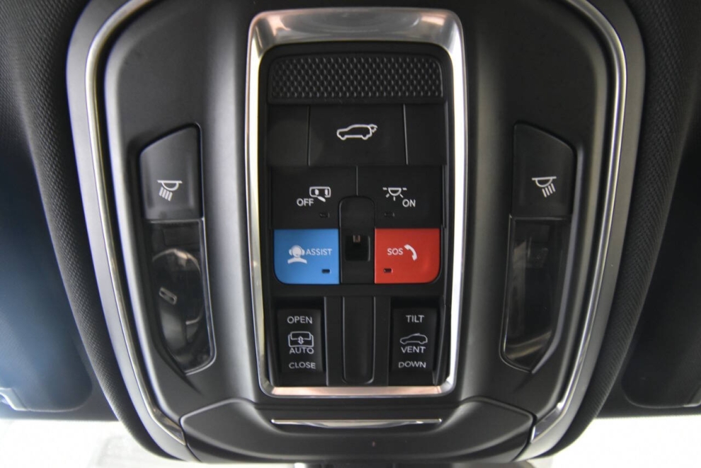 2022 Jeep Grand Cherokee L Altitude, Black, Mileage: 32,241 - photo 32