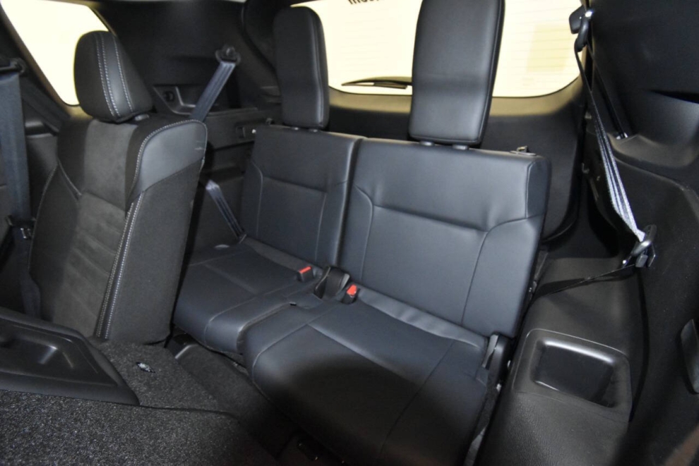 2025 Mitsubishi Outlander SE, Silver, Mileage: 1,545 - photo 14