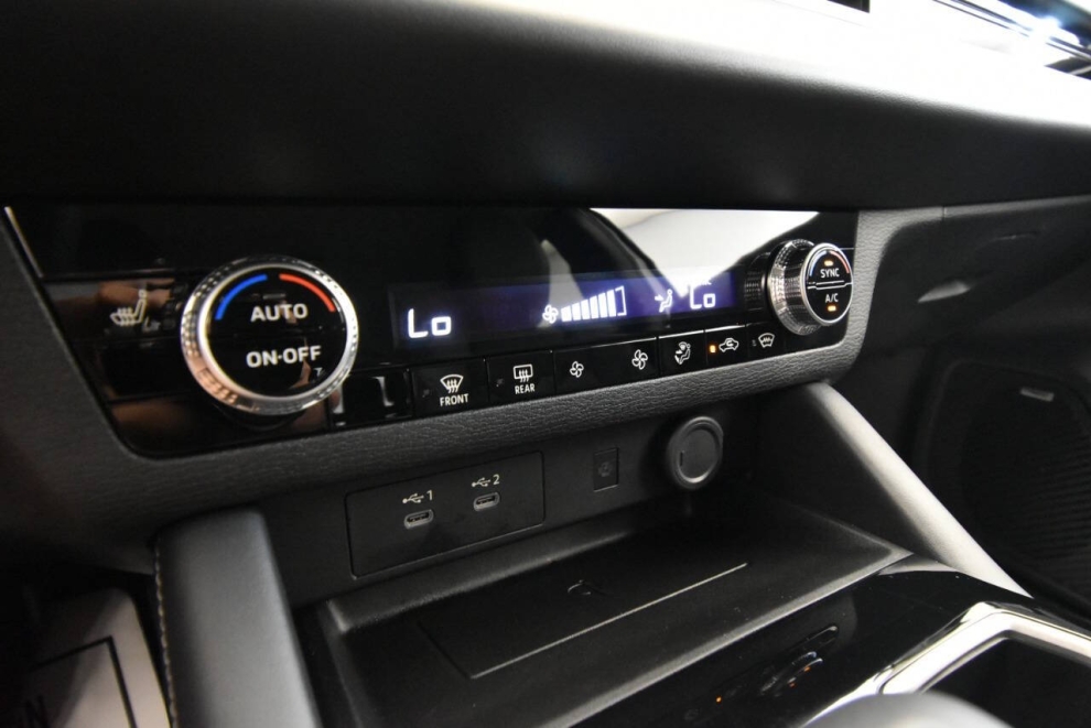 2025 Mitsubishi Outlander SE, Silver, Mileage: 1,545 - photo 21