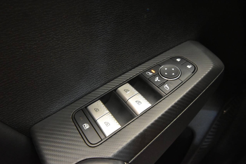 2025 Mitsubishi Outlander SE, Silver, Mileage: 1,545 - photo 28