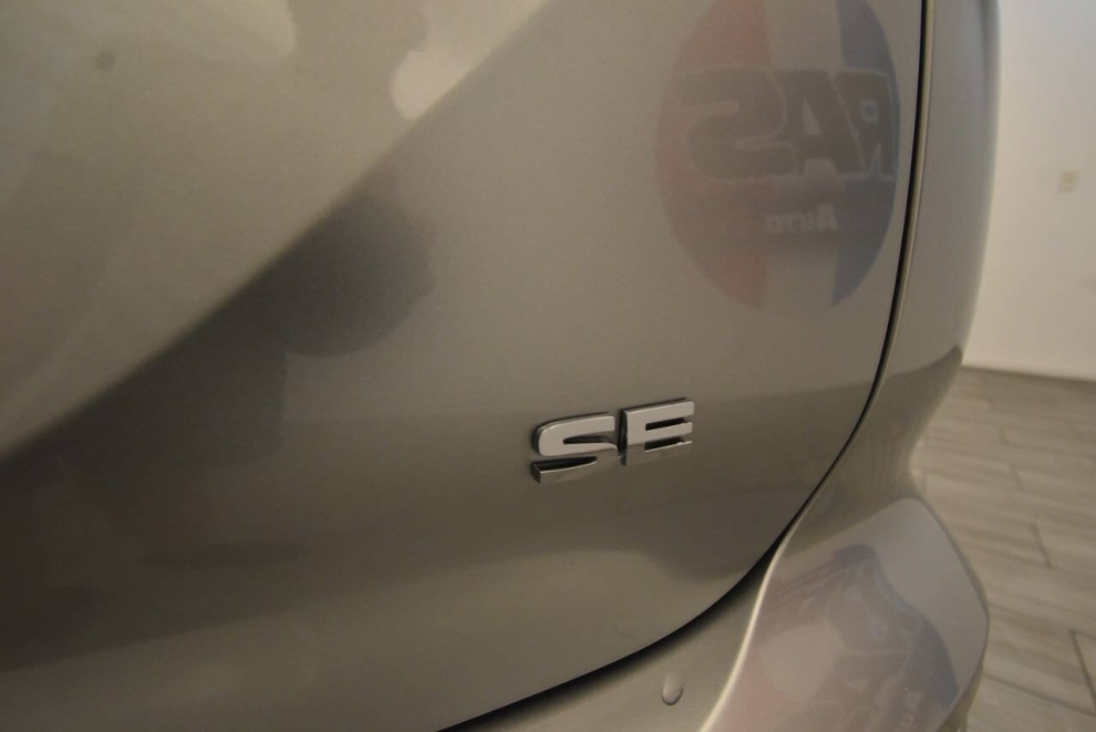 2025 Mitsubishi Outlander SE, Silver, Mileage: 1,545 - photo 31