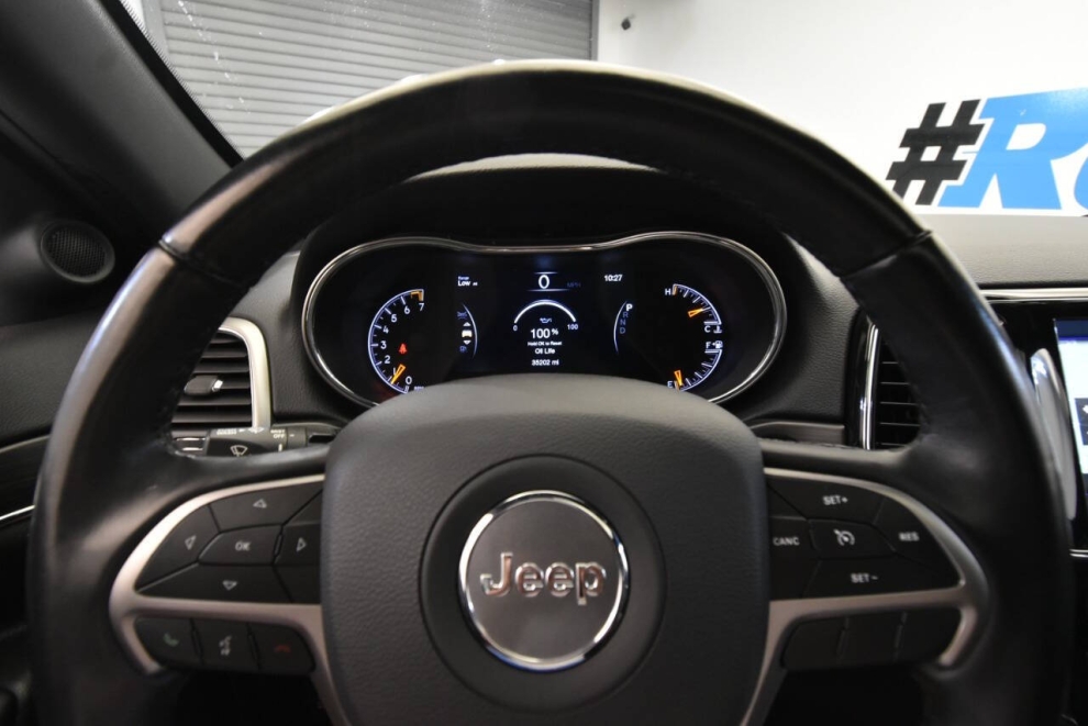 2022 Jeep Grand Cherokee WK Limited 4x4 4dr SUV, Black, Mileage: 35,166 - photo 24