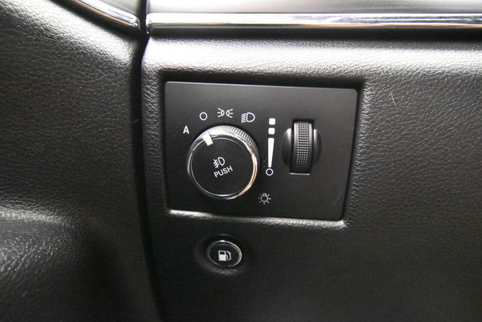2022 Jeep Grand Cherokee WK Limited 4x4 4dr SUV, Black, Mileage: 35,166 - photo 28