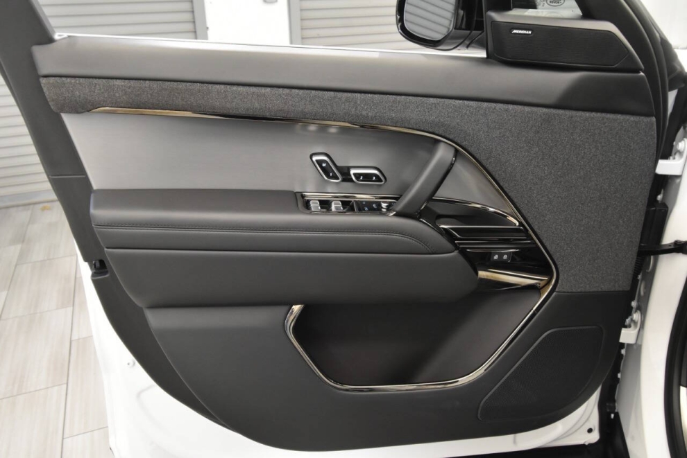 2024 Land Rover Range Rover Sport P360 SE AWD 4dr SUV, White, Mileage: 13,918 - photo 11