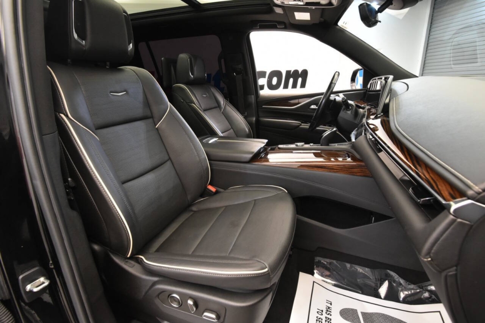 2021 Cadillac Escalade ESV Premium Luxury 4x4 4dr SUV, Black, Mileage: 82,015 - photo 17