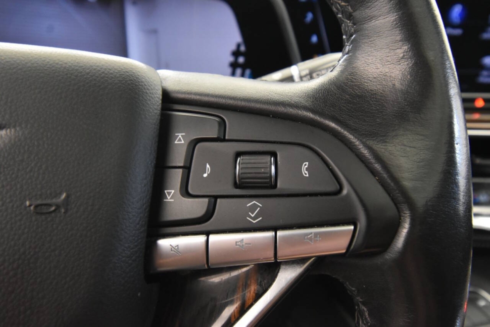 2021 Cadillac Escalade ESV Premium Luxury 4x4 4dr SUV, Black, Mileage: 82,015 - photo 34