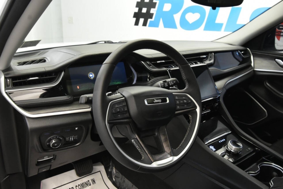 2023 Jeep Grand Cherokee 4XE, White, Mileage: 31,685 - photo 10