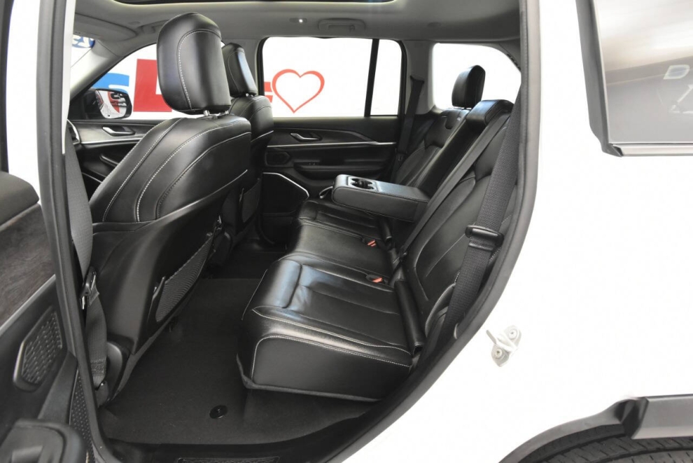 2023 Jeep Grand Cherokee 4XE, White, Mileage: 31,685 - photo 12