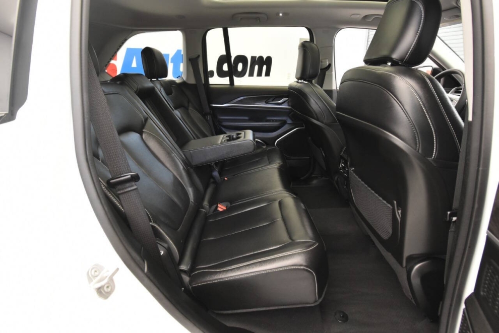 2023 Jeep Grand Cherokee 4XE, White, Mileage: 31,685 - photo 16