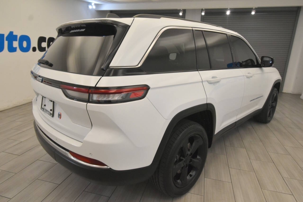 2023 Jeep Grand Cherokee 4XE, White, Mileage: 31,685 - photo 4