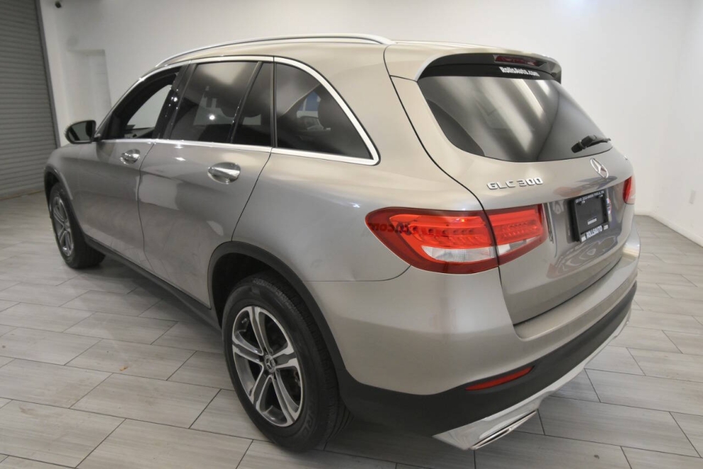 2019 Mercedes-Benz GLC GLC 300 4MATIC AWD 4dr SUV, Silver, Mileage: 111,135 - photo 2