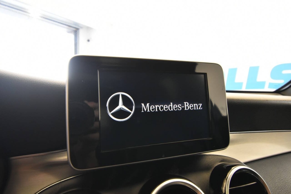 2019 Mercedes-Benz GLC GLC 300 4MATIC AWD 4dr SUV, Silver, Mileage: 111,135 - photo 22