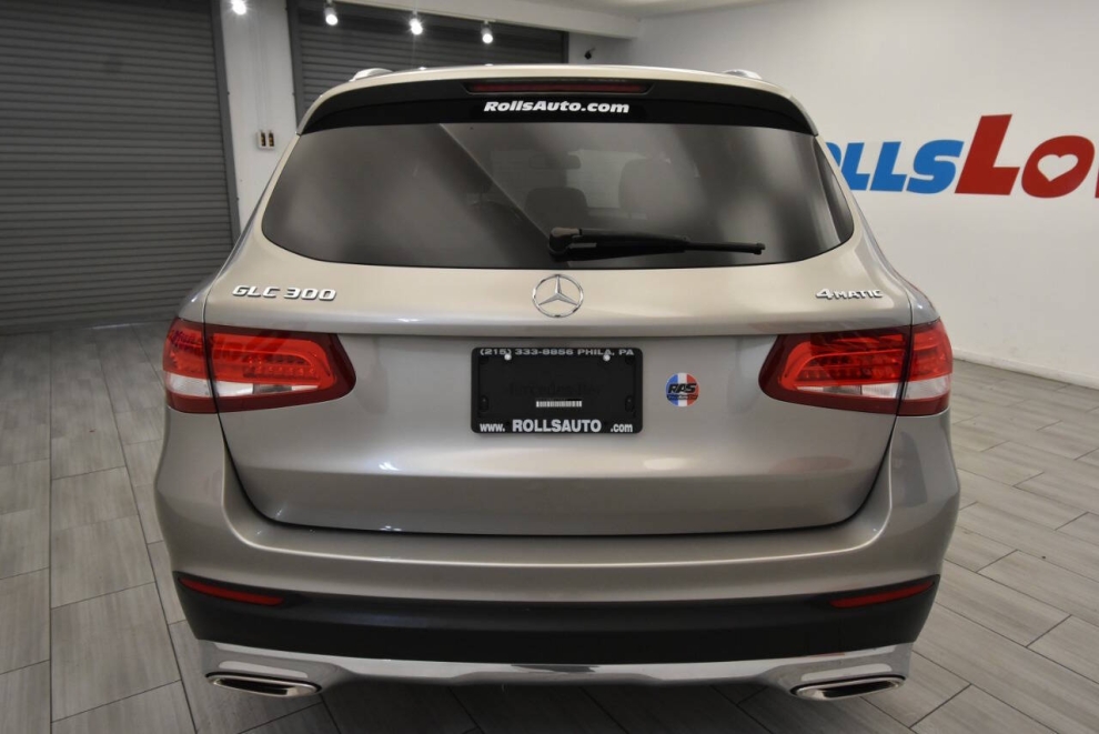 2019 Mercedes-Benz GLC GLC 300 4MATIC AWD 4dr SUV, Silver, Mileage: 111,135 - photo 3