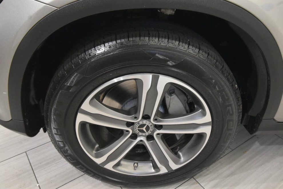 2019 Mercedes-Benz GLC GLC 300 4MATIC AWD 4dr SUV, Silver, Mileage: 111,135 - photo 8