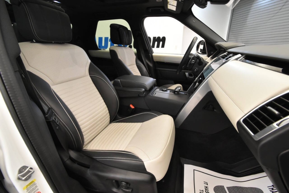 2023 Land Rover Discovery P300 S R Dynamic AWD 4dr SUV, White, Mileage: 62,742 - photo 17
