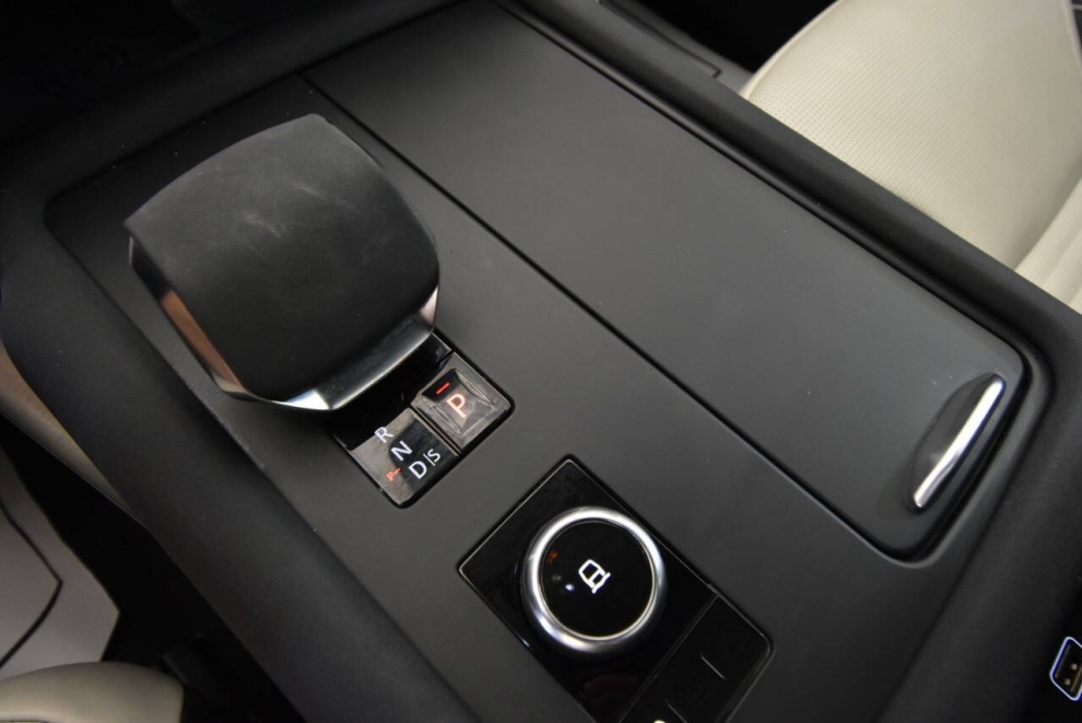 2023 Land Rover Discovery P300 S R Dynamic AWD 4dr SUV, White, Mileage: 62,742 - photo 23