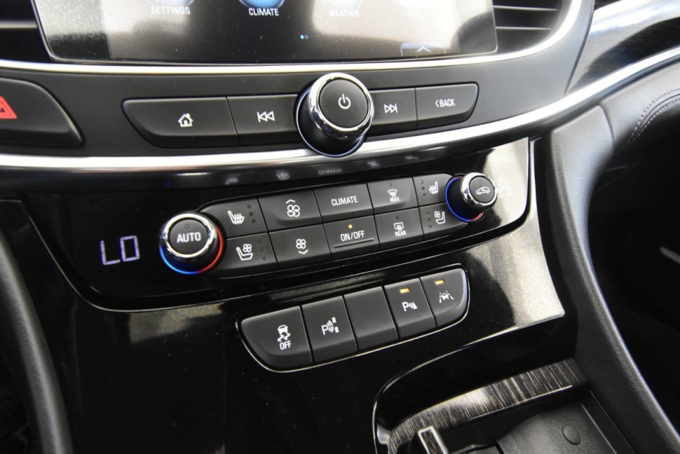 2019 Buick LaCrosse Premium AWD 4dr Sedan, Silver, Mileage: 109,146 - photo 21