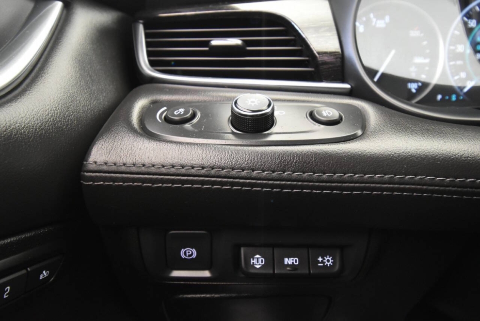 2019 Buick LaCrosse Premium AWD 4dr Sedan, Silver, Mileage: 109,146 - photo 28