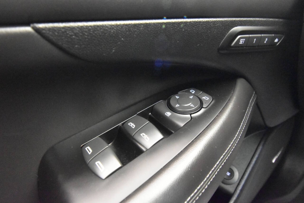 2019 Buick LaCrosse Premium AWD 4dr Sedan, Silver, Mileage: 109,146 - photo 29