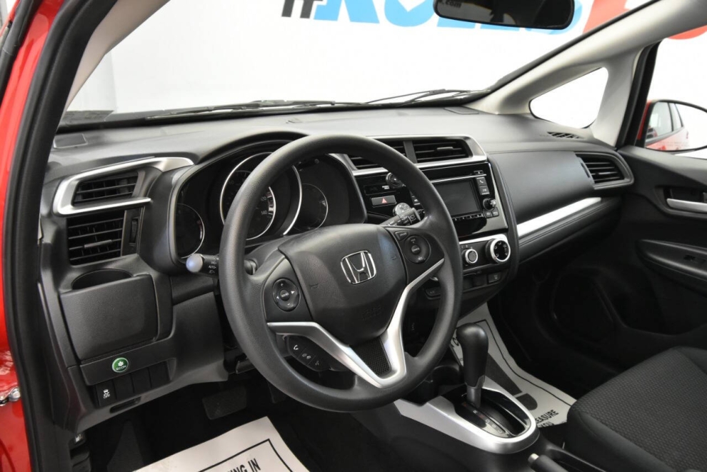 2020 Honda Fit LX 4dr Hatchback CVT, Rojo, Mileage: 36,379 - photo 10