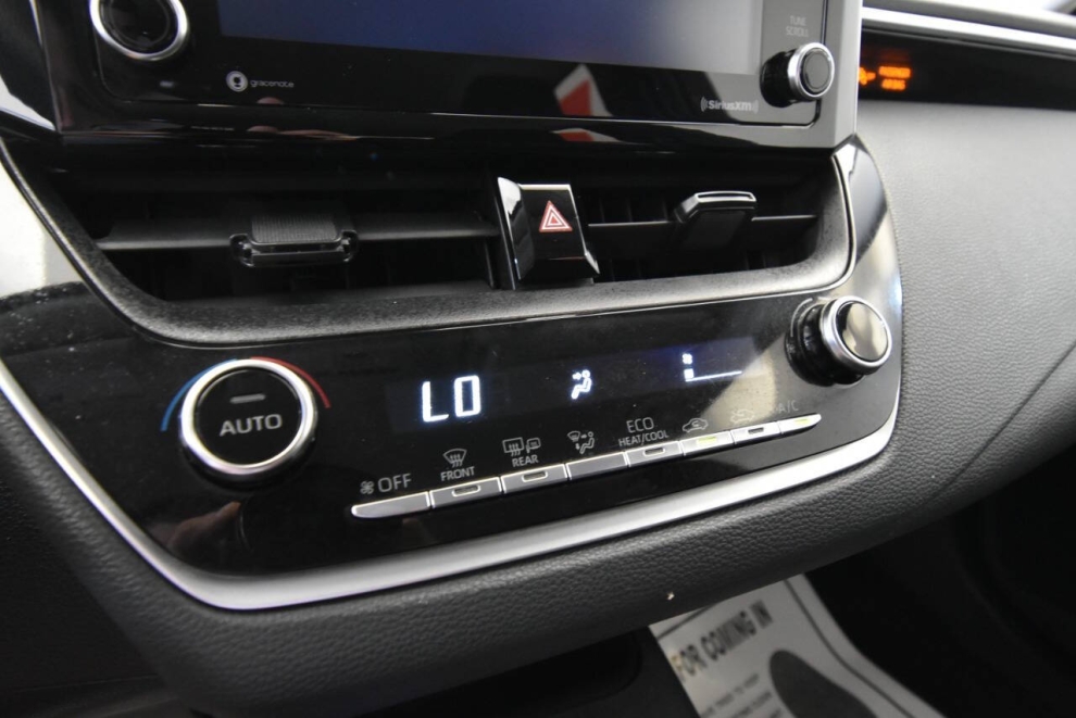 2021 Toyota Corolla LE 4dr Sedan, White, Mileage: 62,156 - photo 19