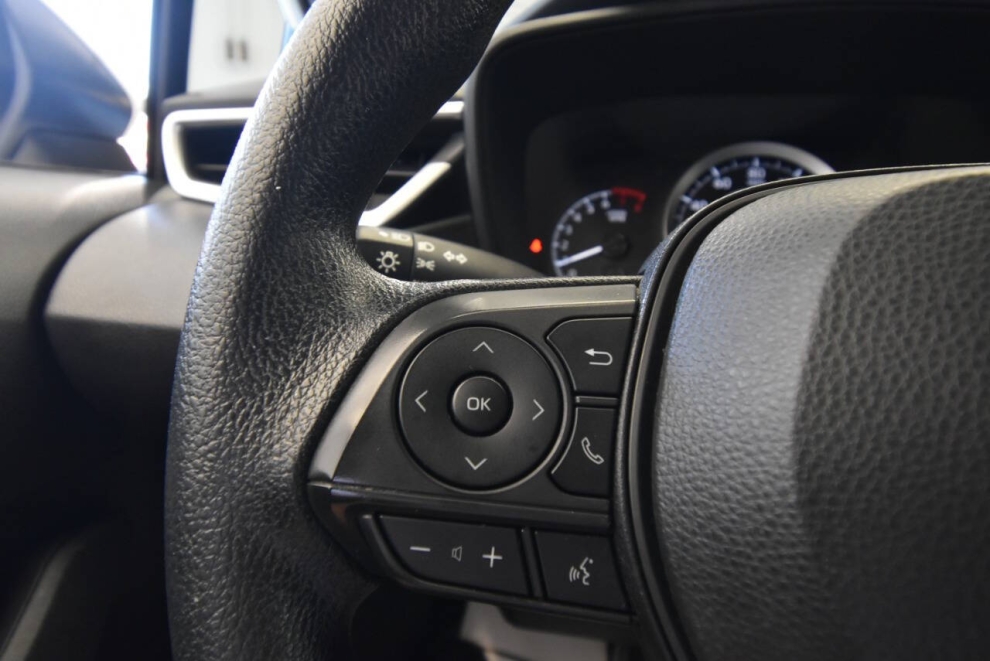 2021 Toyota Corolla LE 4dr Sedan, White, Mileage: 62,156 - photo 23