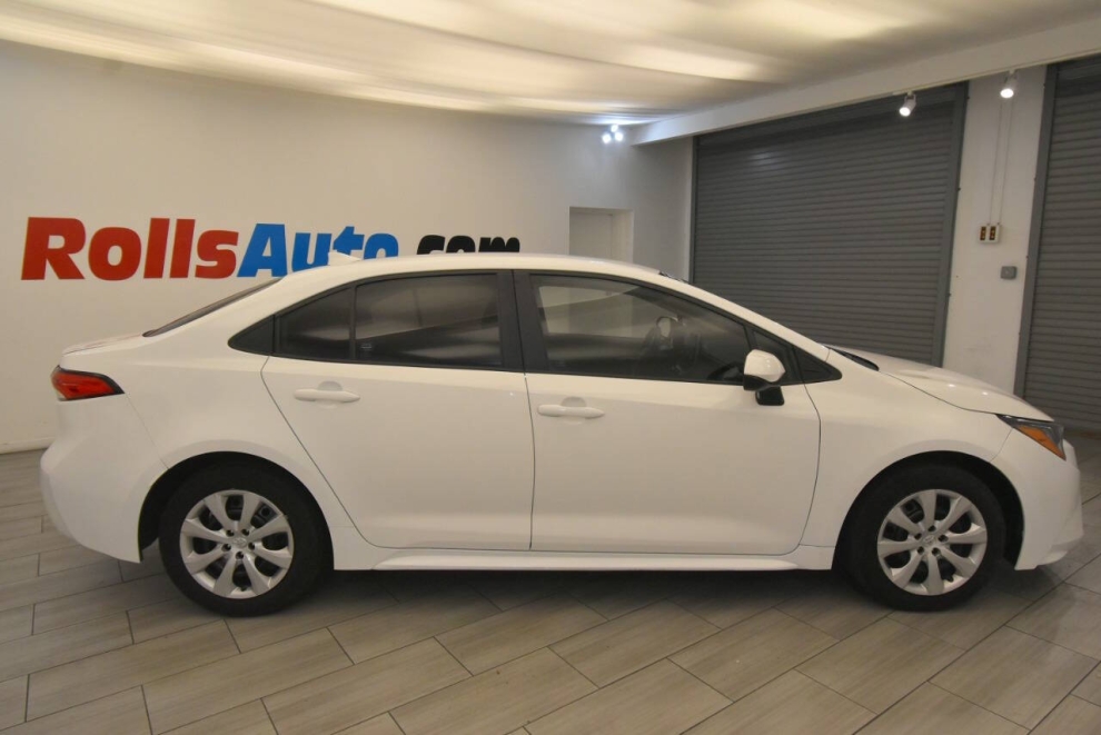 2021 Toyota Corolla LE 4dr Sedan, White, Mileage: 62,156 - photo 5