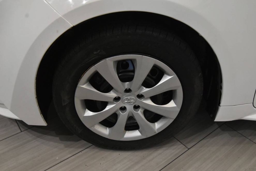 2021 Toyota Corolla LE 4dr Sedan, White, Mileage: 62,156 - photo 8
