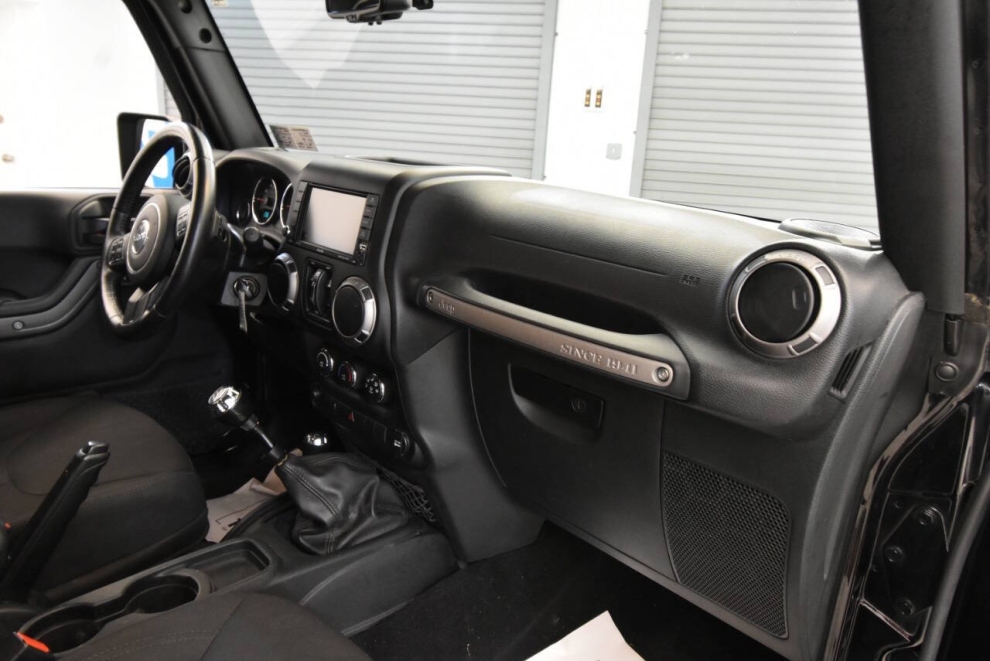 2017 Jeep Wrangler Unlimited Sport, Black, Mileage: 50,900 - photo 14