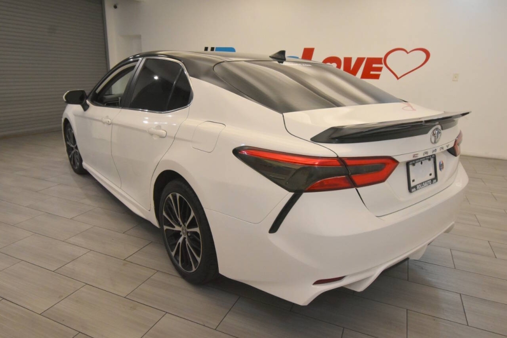 2020 Toyota Camry SE, White, Mileage: 79,622 - photo 2