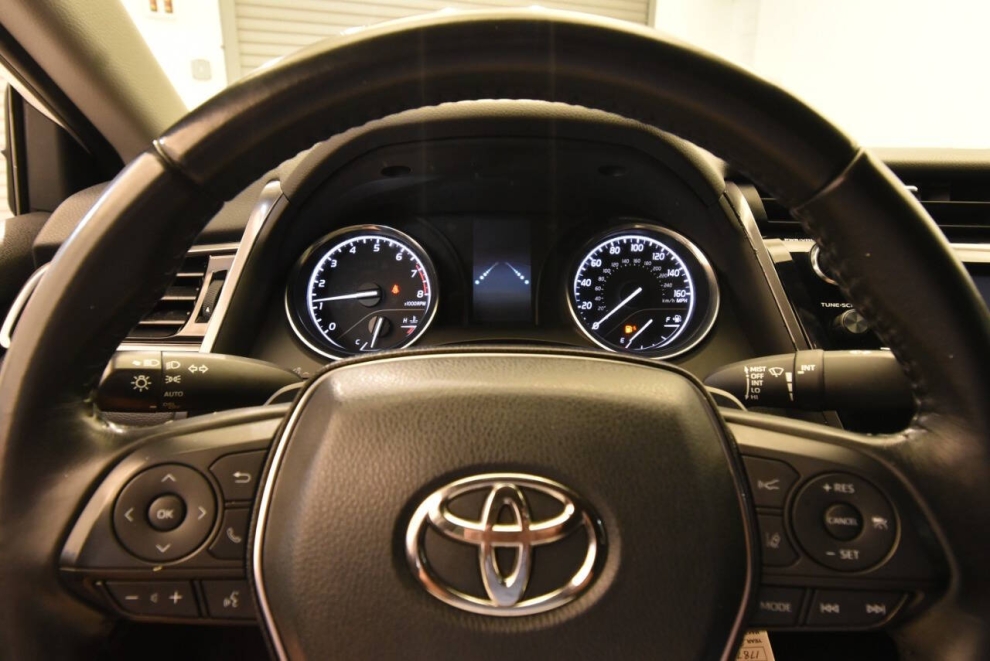 2020 Toyota Camry SE, White, Mileage: 79,622 - photo 22