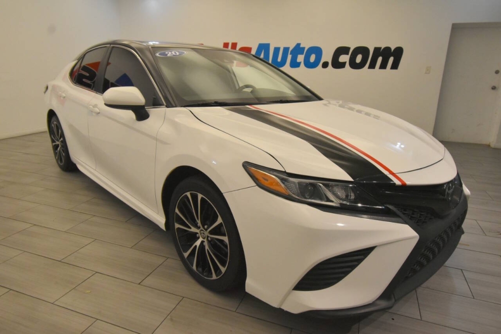2020 Toyota Camry SE, White, Mileage: 79,622 - photo 6
