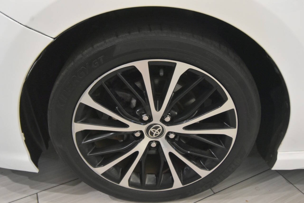 2020 Toyota Camry SE, White, Mileage: 79,622 - photo 8