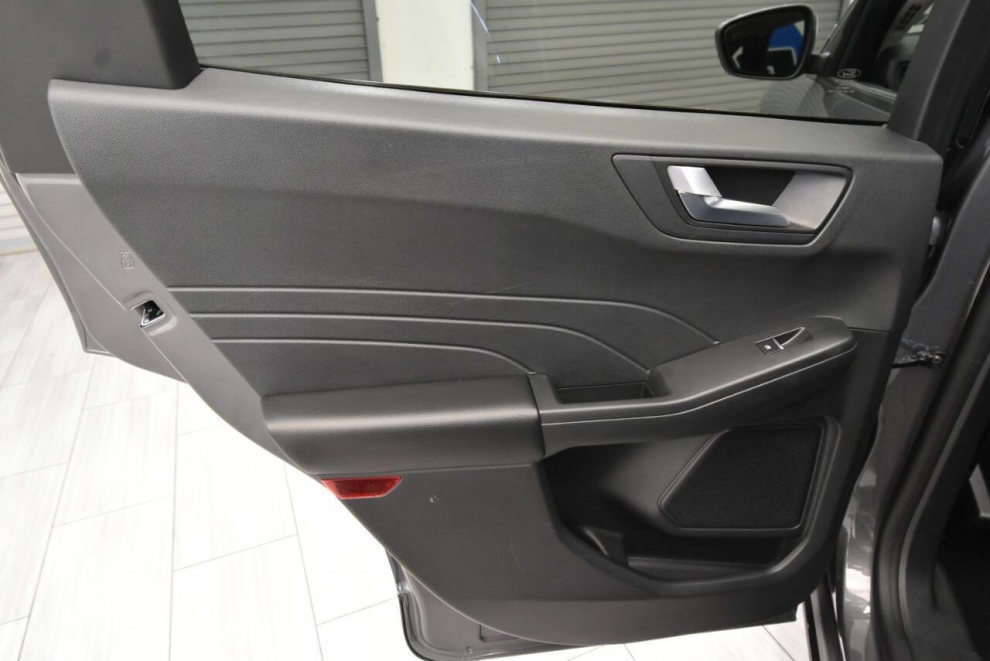2022 Ford Escape Hybrid SEL AWD 4dr SUV, Gray, Mileage: 76,438 - photo 13