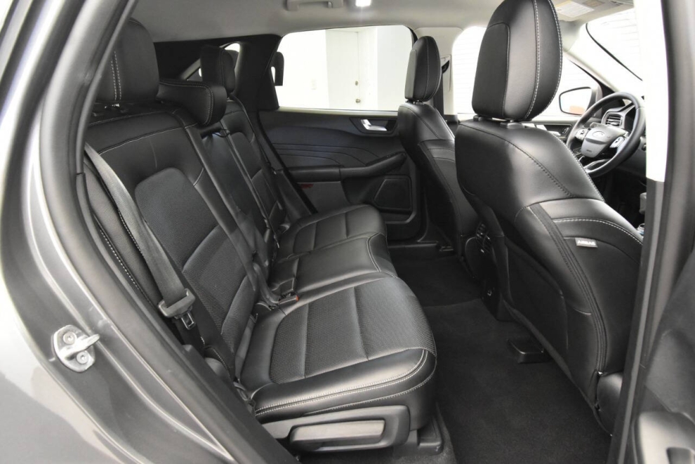 2022 Ford Escape Hybrid SEL AWD 4dr SUV, Gray, Mileage: 76,438 - photo 16