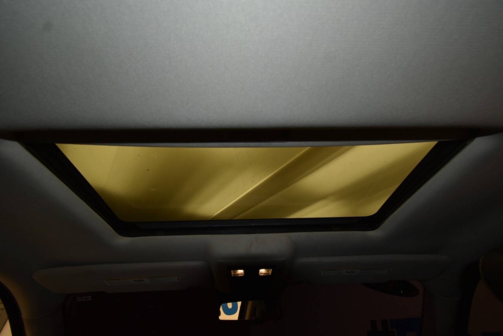 2016 RAM 1500 Sport 4x4 4dr Crew Cab 5.5 ft. SB Pickup, Yellow, Mileage: 97,278 - photo 17