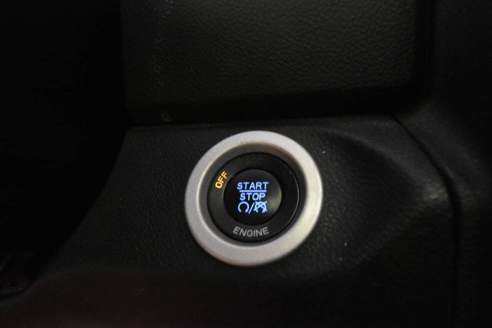 2016 RAM 1500 Sport 4x4 4dr Crew Cab 5.5 ft. SB Pickup, Yellow, Mileage: 97,278 - photo 18