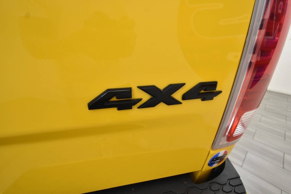 2016 RAM 1500 Sport 4x4 4dr Crew Cab 5.5 ft. SB Pickup, Yellow, Mileage: 97,278 - photo 31