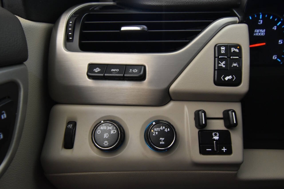 2019 GMC Yukon XL Denali 4x4 4dr SUV, White, Mileage: 96,641 - photo 34