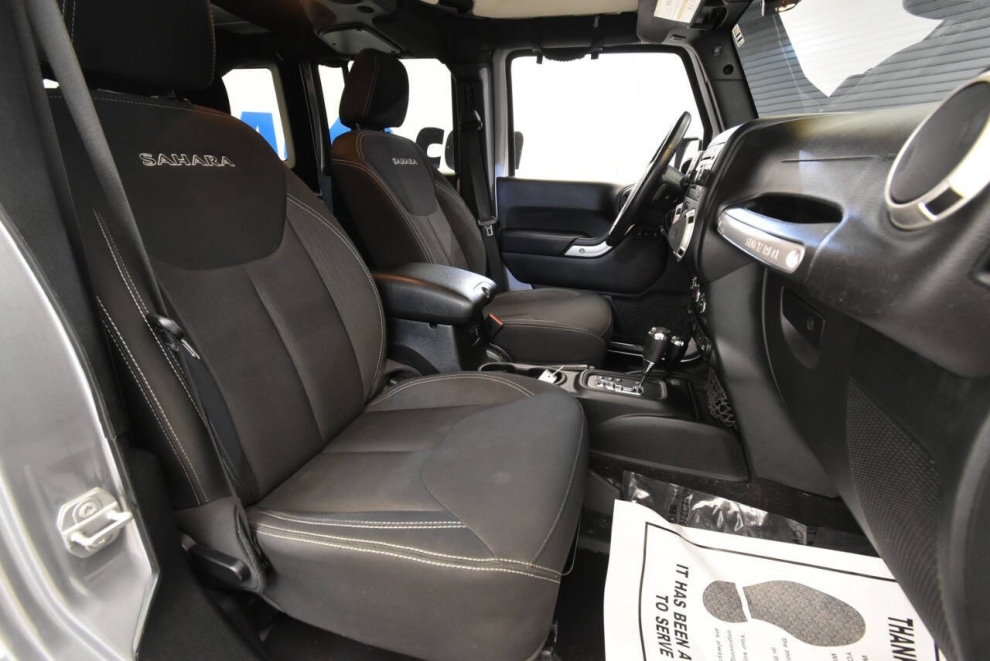 2018 Jeep Wrangler JK Unlimited Sahara, Silver, Mileage: 80,260 - photo 15