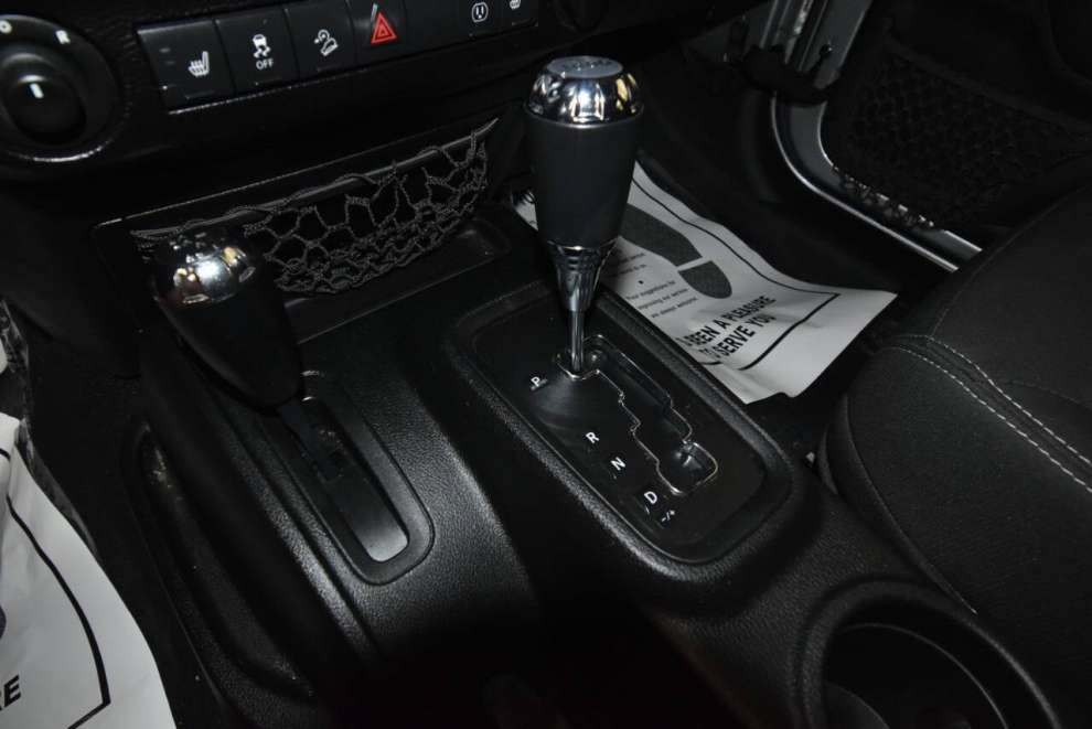 2018 Jeep Wrangler JK Unlimited Sahara, Silver, Mileage: 80,260 - photo 18