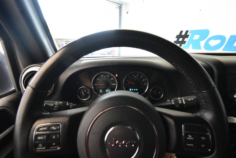 2018 Jeep Wrangler JK Unlimited Sahara, Silver, Mileage: 80,260 - photo 21