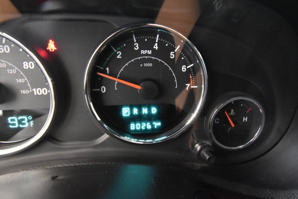 2018 Jeep Wrangler JK Unlimited Sahara, Silver, Mileage: 80,260 - photo 24