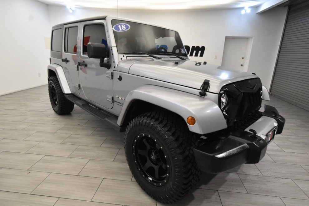 2018 Jeep Wrangler JK Unlimited Sahara, Silver, Mileage: 80,260 - photo 6
