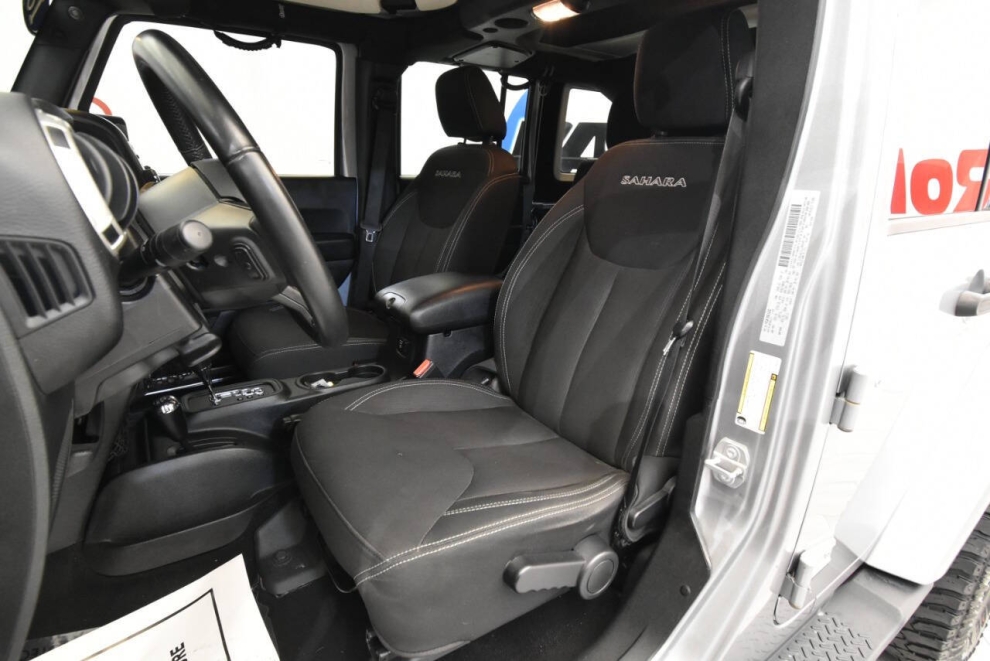 2018 Jeep Wrangler JK Unlimited Sahara, Silver, Mileage: 80,260 - photo 9