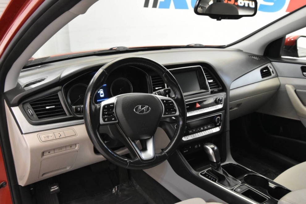 2019 Hyundai Sonata SEL, Red, Mileage: 79,949 - photo 10