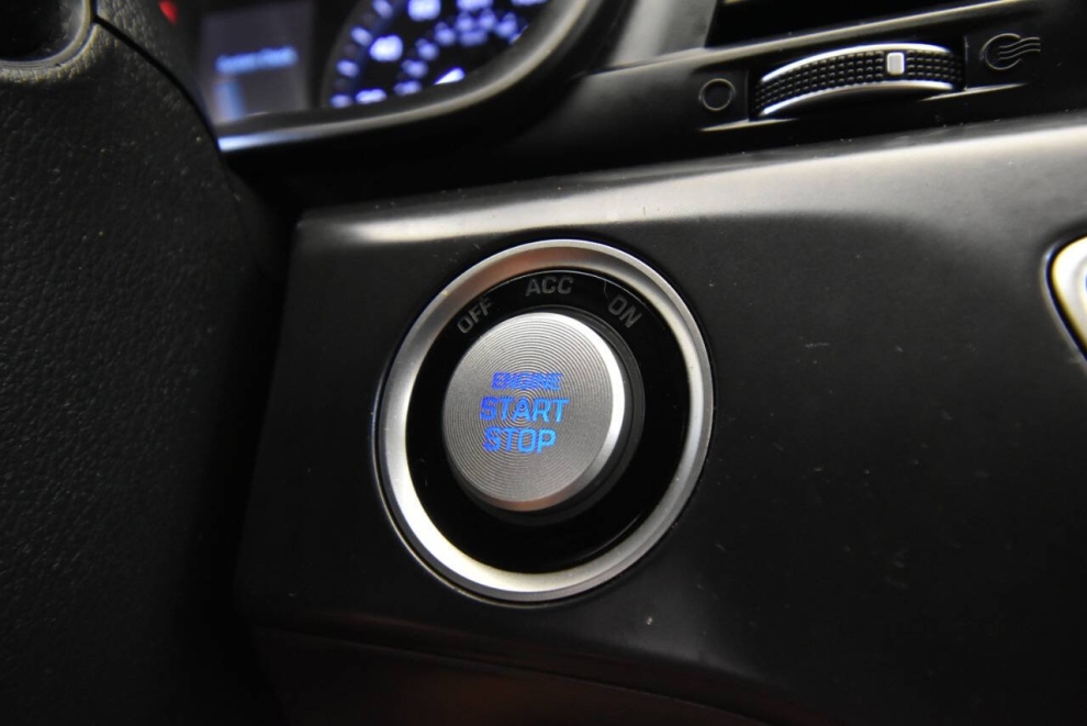 2019 Hyundai Sonata SEL, Red, Mileage: 79,949 - photo 18