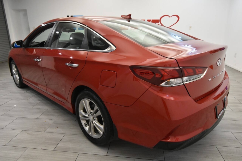 2019 Hyundai Sonata SEL, Red, Mileage: 79,949 - photo 2